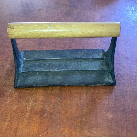 🥓🍳 Vintage Cast Iron Handheld Bacon Press | 4” x 7” 🐷🥓 - Picture 2 of 7